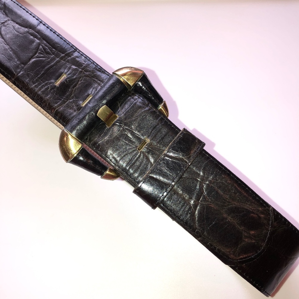 🎉HP🎉 WIDE Black Croc Embossed Leather Belt w/ Brass Tone Buckle Vintage EUC SM